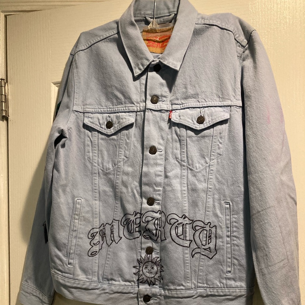 Men’s Levi’s Powder Blue Jean Jacket with custom artwork Medium